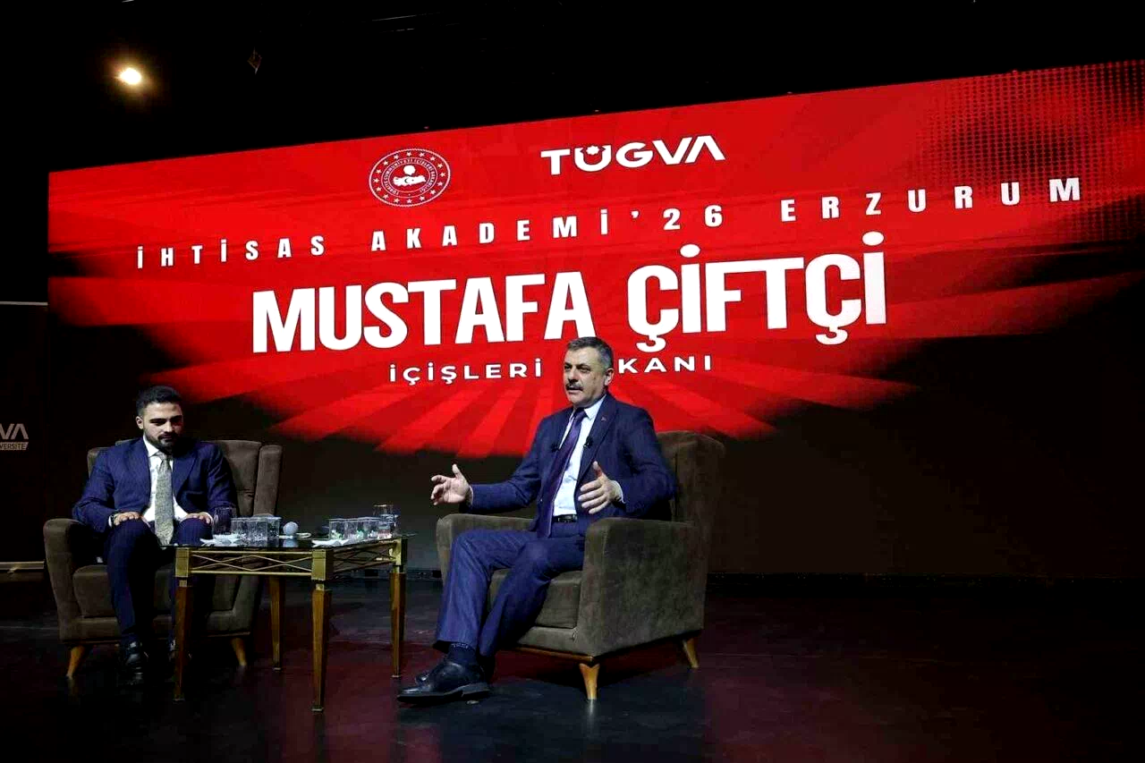 Bakan Çiftçi, Erzurum’da TÜGVA’nın İhtisas Akademi Programı’na katıldı