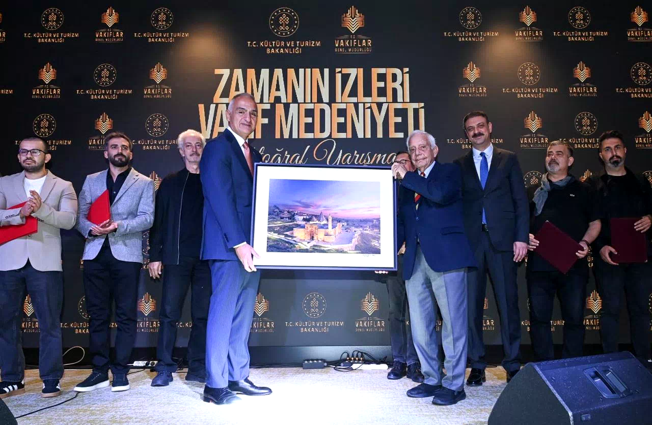 Bakan Ersoy: “Ayasofya’da gerçekleştirilen en kapsamlı restorasyon sürecini başlattık”