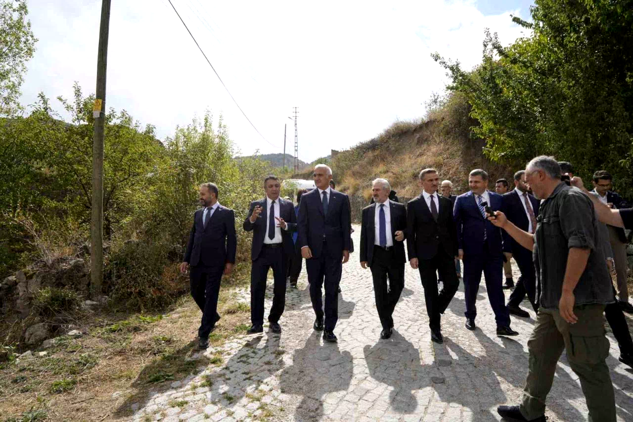 Bakan Ersoy: “Satala Antik Kenti’nin kültür ve turizm hayatına en güçlü şekilde katılmasını sağlayacağız”