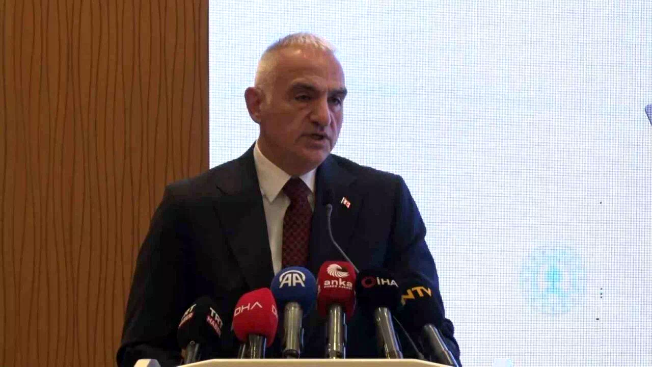 Bakan Ersoy: “Turizm sahasında gelirlerimizi 2017 yılına kıyasla yüzde 109 artırdık”