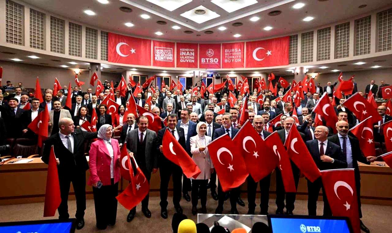 Bakan Göktaş: “Aile dinamik nüfus yapısını korumak, savunma sanayi kadar stratejik öneme sahiptir”