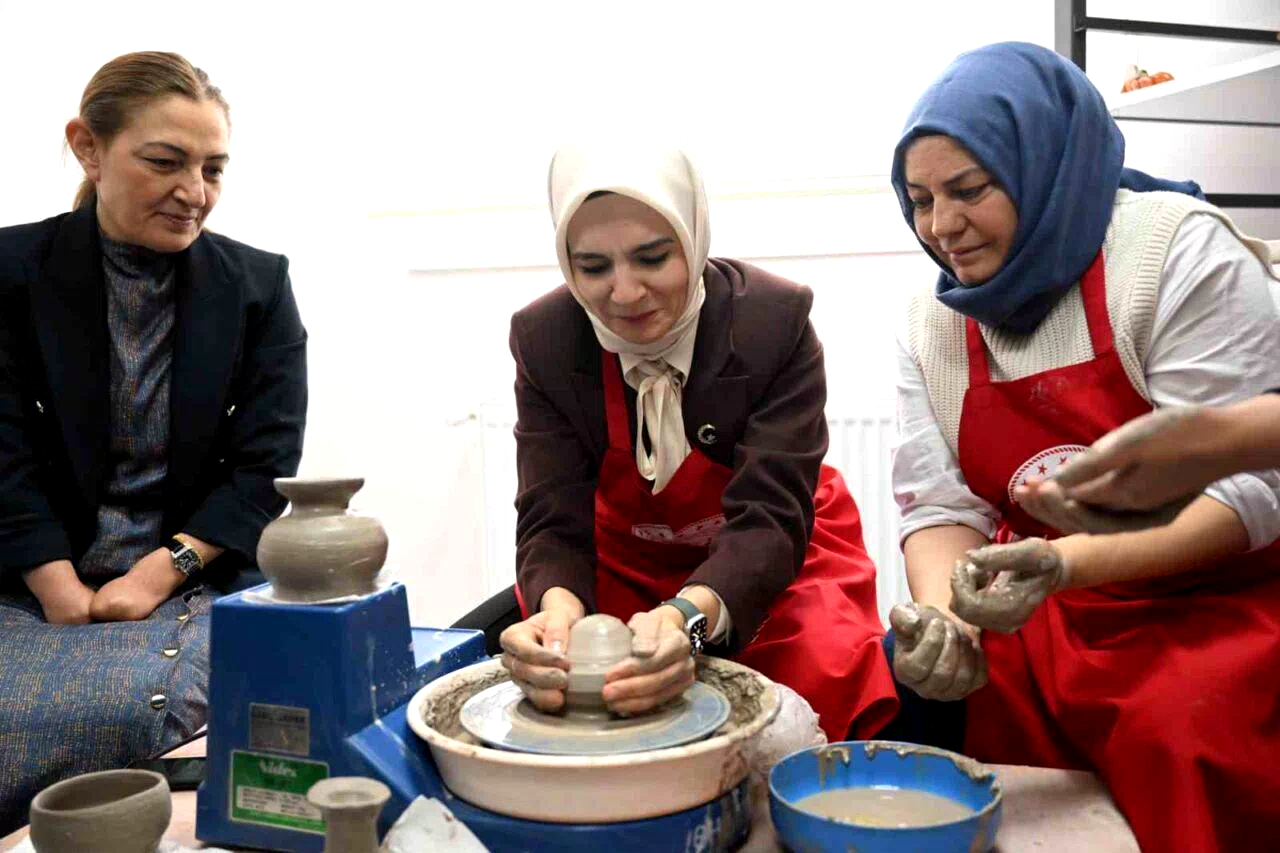 Bakan Göktaş, Erzurum’da Engelli Aktif Yaşam Merkezi’nin açılışını yaptı