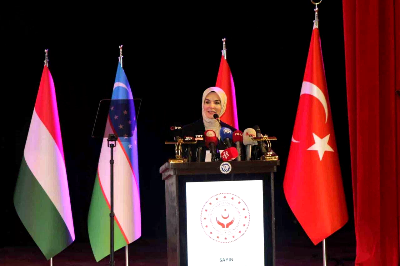 Bakan Göktaş: “Türkiye’nin geleceği güçlü aile yapısından geçiyor”