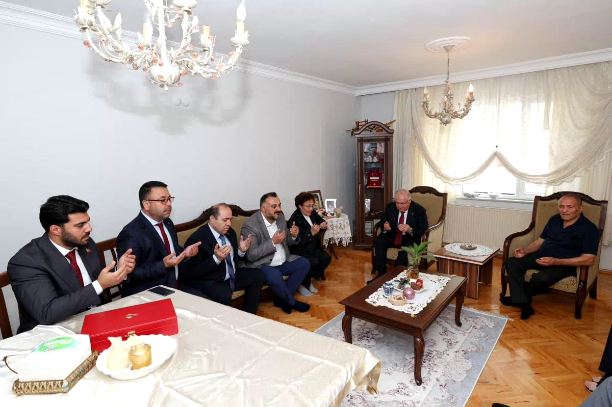 Bakan Güler, şehit Alaattin Buluç’un ailesini ziyaret etti