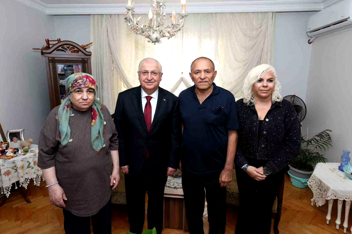 Bakan Güler, şehit Alaattin Buluç’un ailesini ziyaret etti