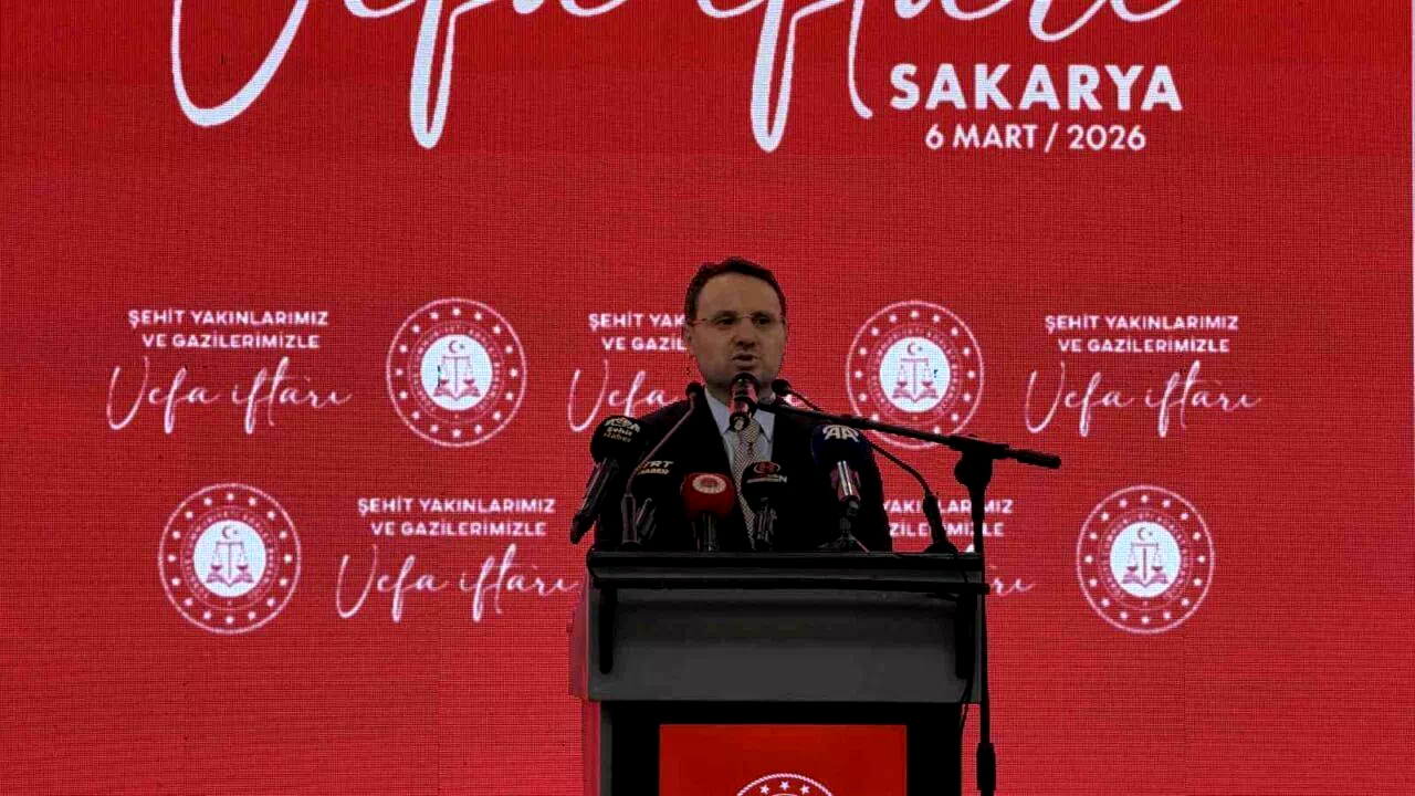 Bakan Gürlek: “Şehitlerimiz bu milletin istiklalinin mühürleridir, gazilerimiz ise fedakarlığın yaşayan nişaneleridir”