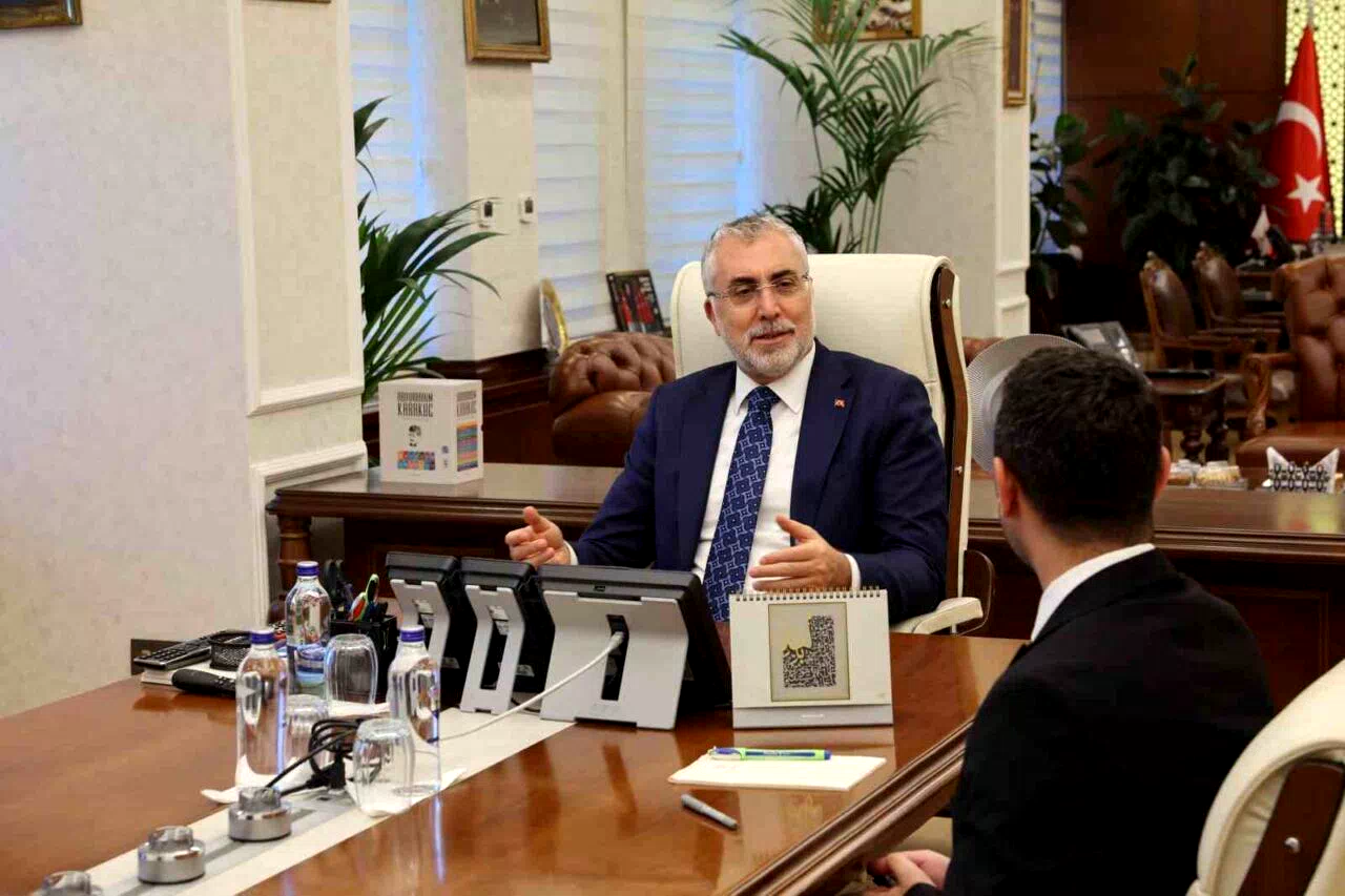 Bakan Işıkhan: “Kanser hastalarımızı yalnız bırakmadık, 5 yeni akıllı ilaç geri ödeme listesine alındı”