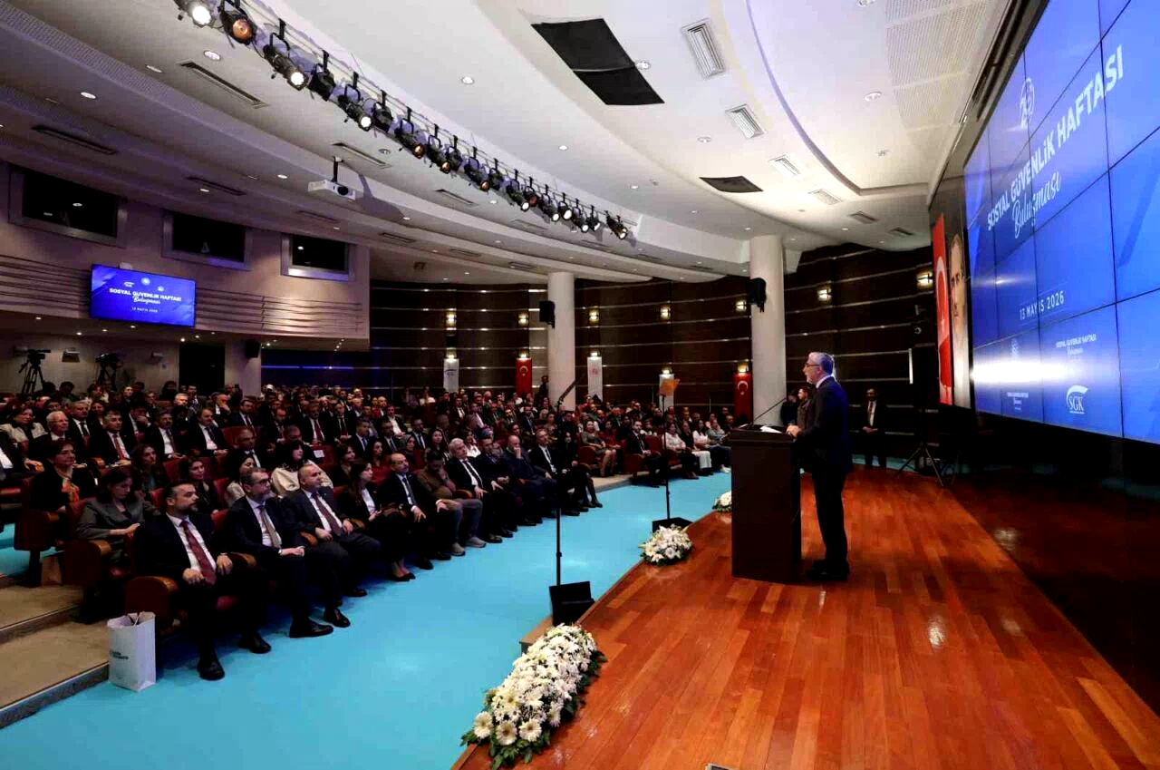 Bakan Işıkhan: “Türkiye dünyanın en kapsayıcı Genel Sağlık Sigortası sistemlerinden birine sahiptir”