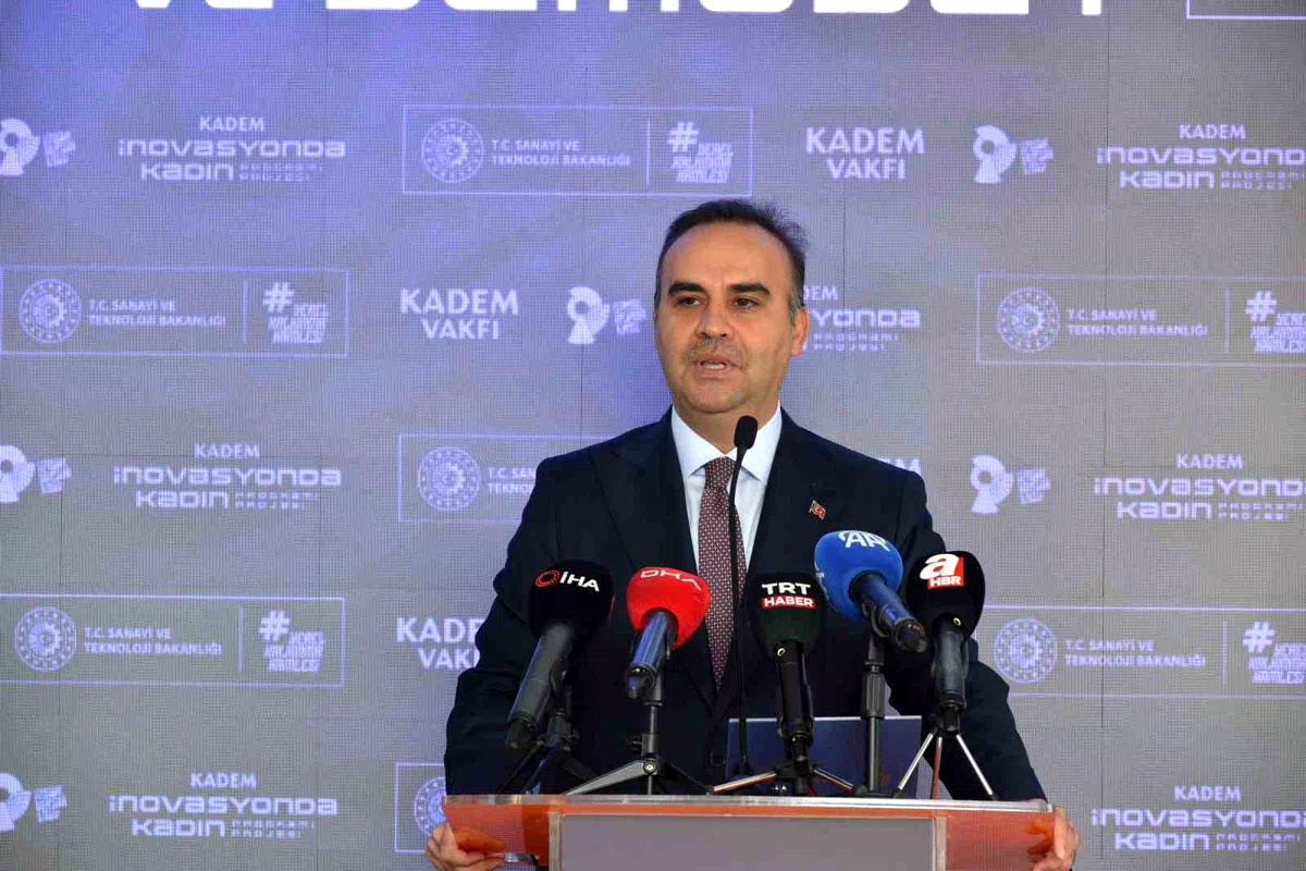 Bakan Kacır: "Kadınların bilimde ve üretimde güçlü bir şekilde yer alması, ülkemizin kalkınmasının temel anahtarıdır"