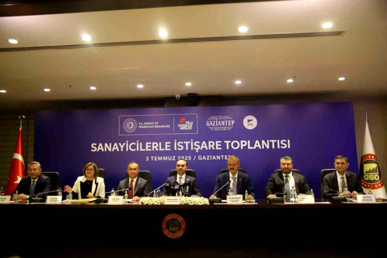 Bakan Kacır: “Savunma sanayi, ülkemizin yüksek teknolojili ürün ihracatının 10 milyar dolara yaklaşmasına katkı sağladı”