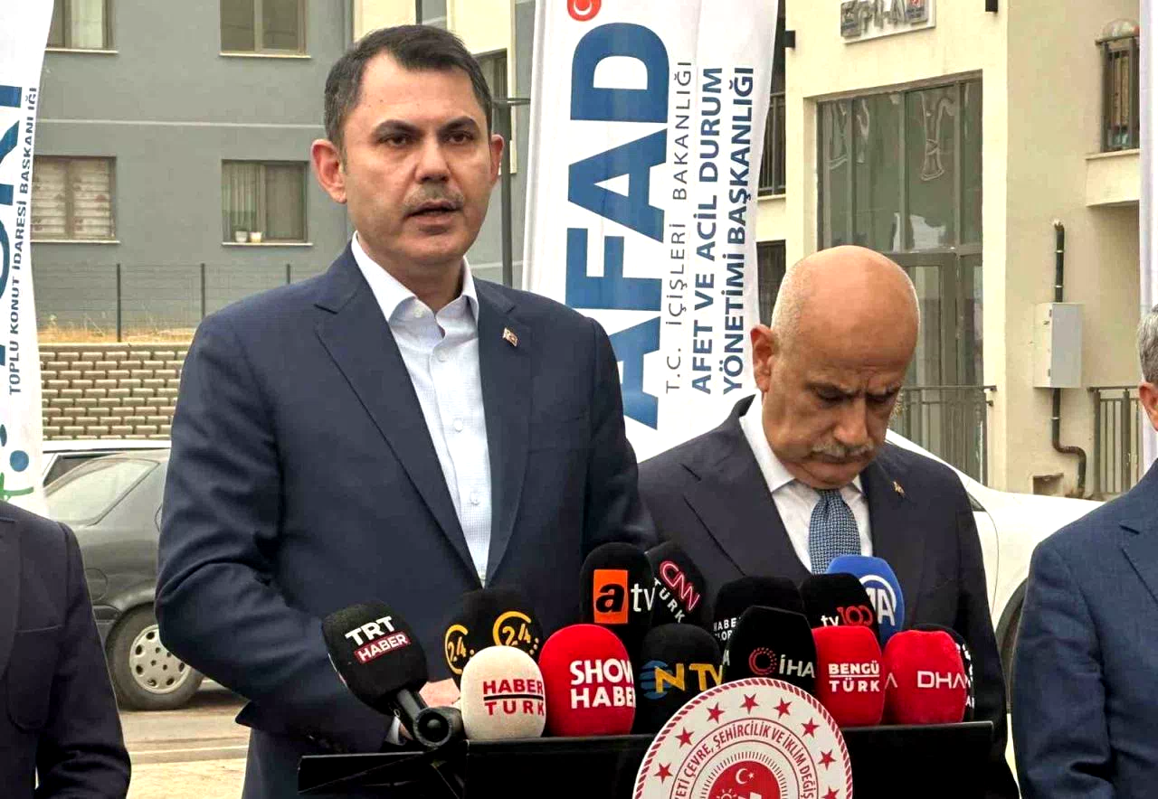 Bakan Kurum: “Türkiye genelinde ise 2025 yılı sonuna kadar 453 bin konutun teslimini gerçekleştireceğiz”