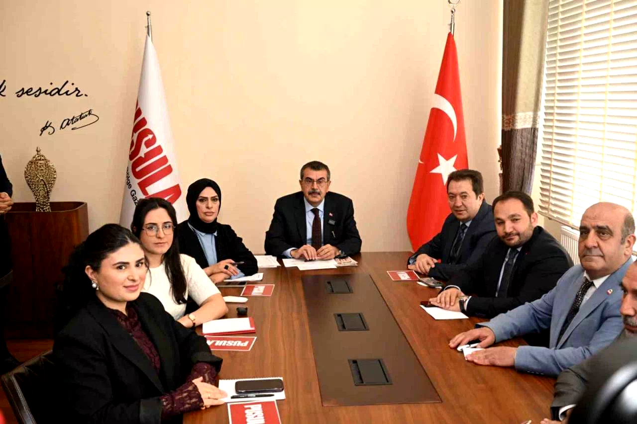 Bakan Tekin: “CHP’liler 12 yıllık zorunlu eğitime ne demişler görsünler, oynadıkları bir tiyatro, makul önerileri varsa dinlerim”