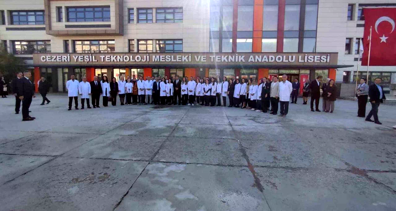 Bakan Tekin: “Dünyadaki eğitim sektörüyle herkesin insan haklarına egemen olacağına inanıyorum”