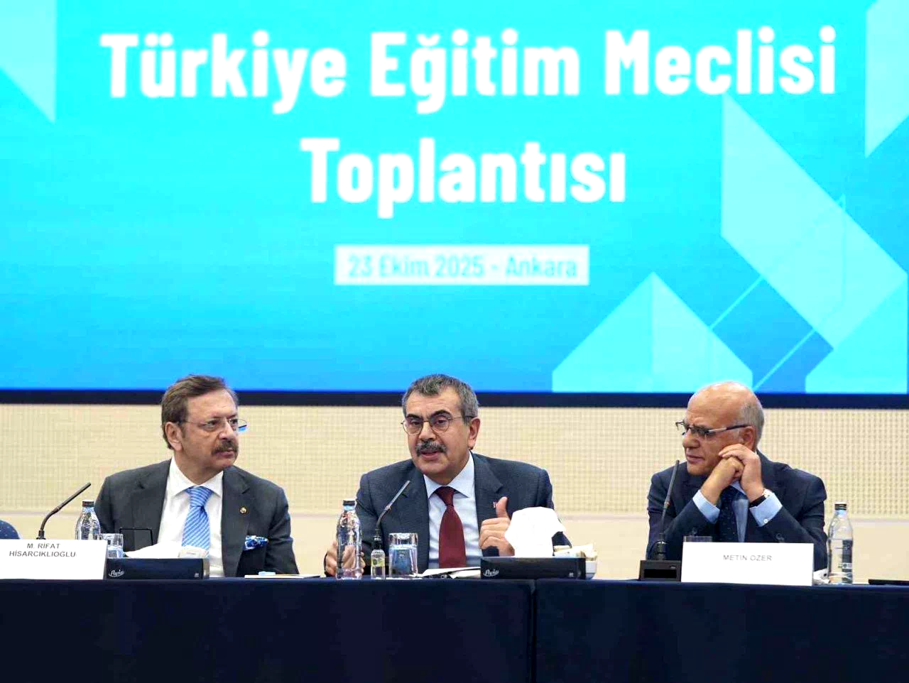 Bakan Tekin: “Nitelikli elemanı yetiştirmek konusunda biz elimizi taşın altına koyacağız”