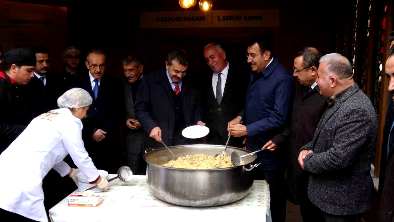Bakan Tekin: “OHAL’in kaldırılması ve inanç özgürlüğü alanında atılan adımlar Türkiye’nin demokratikleşmesine önemli katkılar sağladı”
