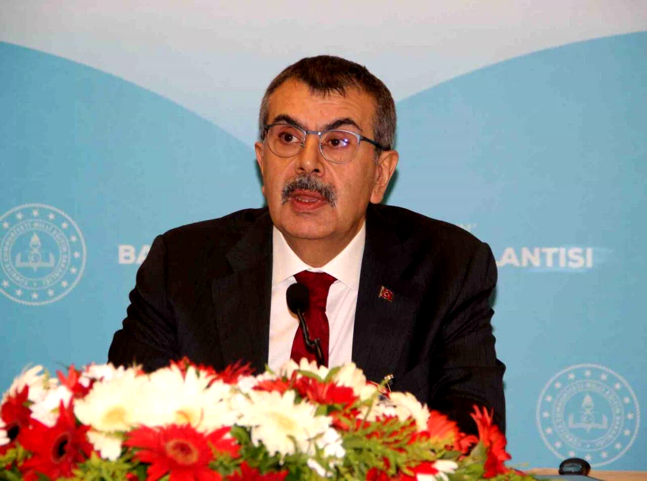 Bakan Tekin: “Özel okullarda öğretmenlerin ortalama maaşı 40 bin lira”