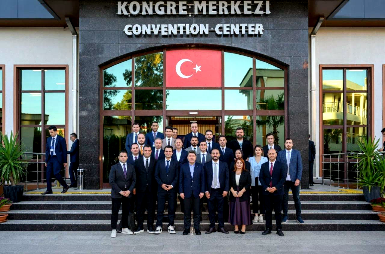 Bakan Tunç: “Terör örgütü silah bırakırsa kanun çıkacak gibi pazarlık söz konusu değil”