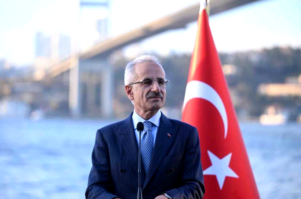 Bakan Uraloğlu: “2025 yılında elleçlenen yük miktarı 553 milyon 268 bin 303 tona ulaştı”
