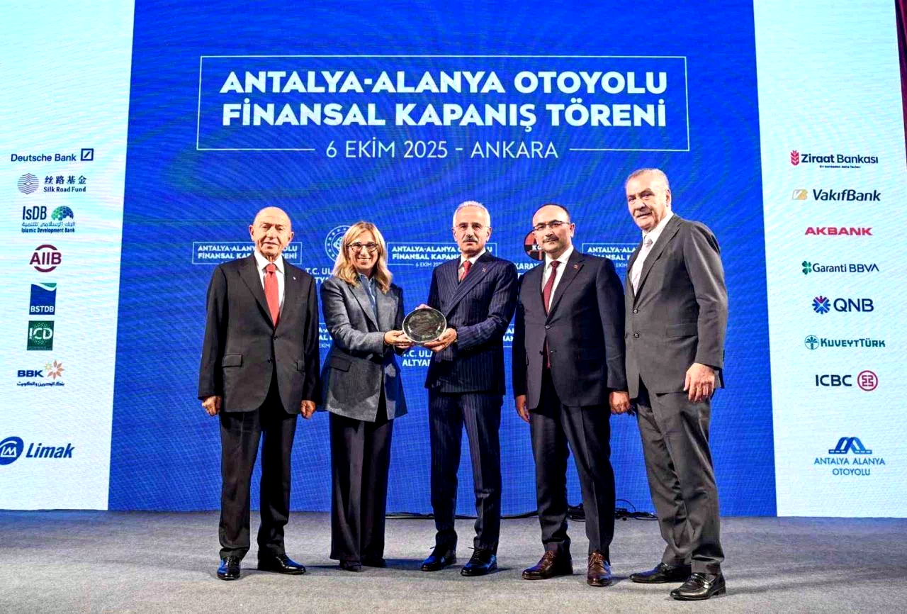 Bakan Uraloğlu: “(Antalya-Alanya Otoyolu) Projemiz 17,7 milyar lira tasarruf sağlamış olacak”