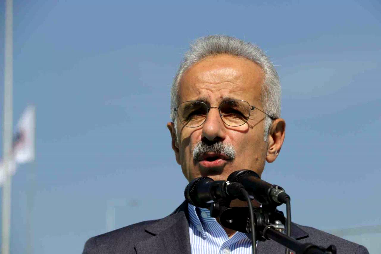 Bakan Uraloğlu: “Antalya’nın kalbine giden yolları açarken sevgi, hizmet ve kararlılıkla bu güzel şehri geleceğe taşıyacağız”