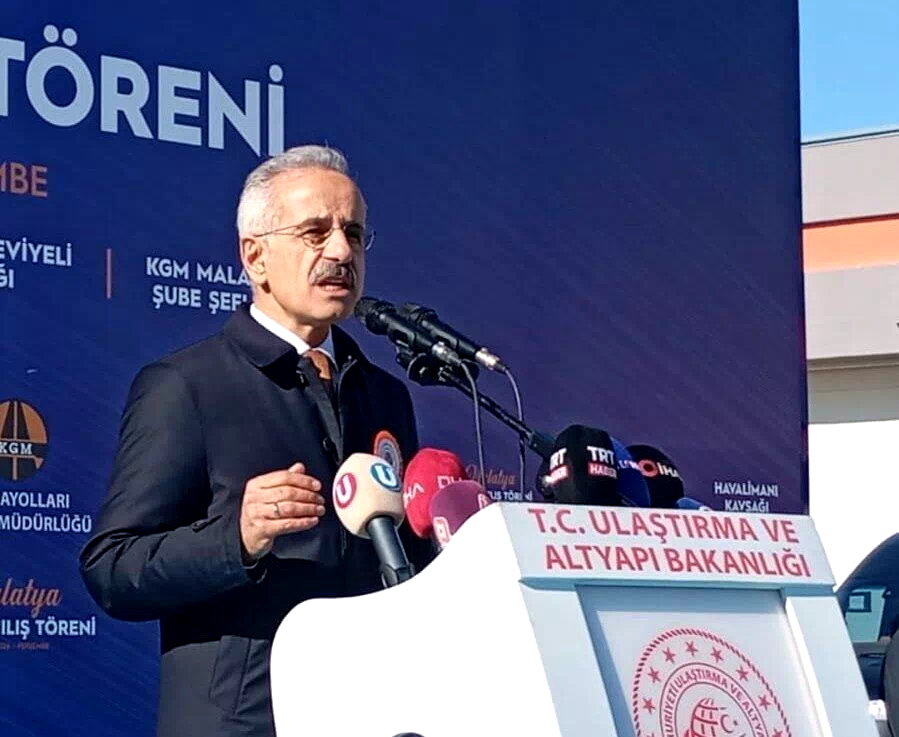 Bakan Uraloğlu: “Bugüne kadar deprem bölgesindeki illere toplam 79,4 milyar liralık yatırım yaptık”