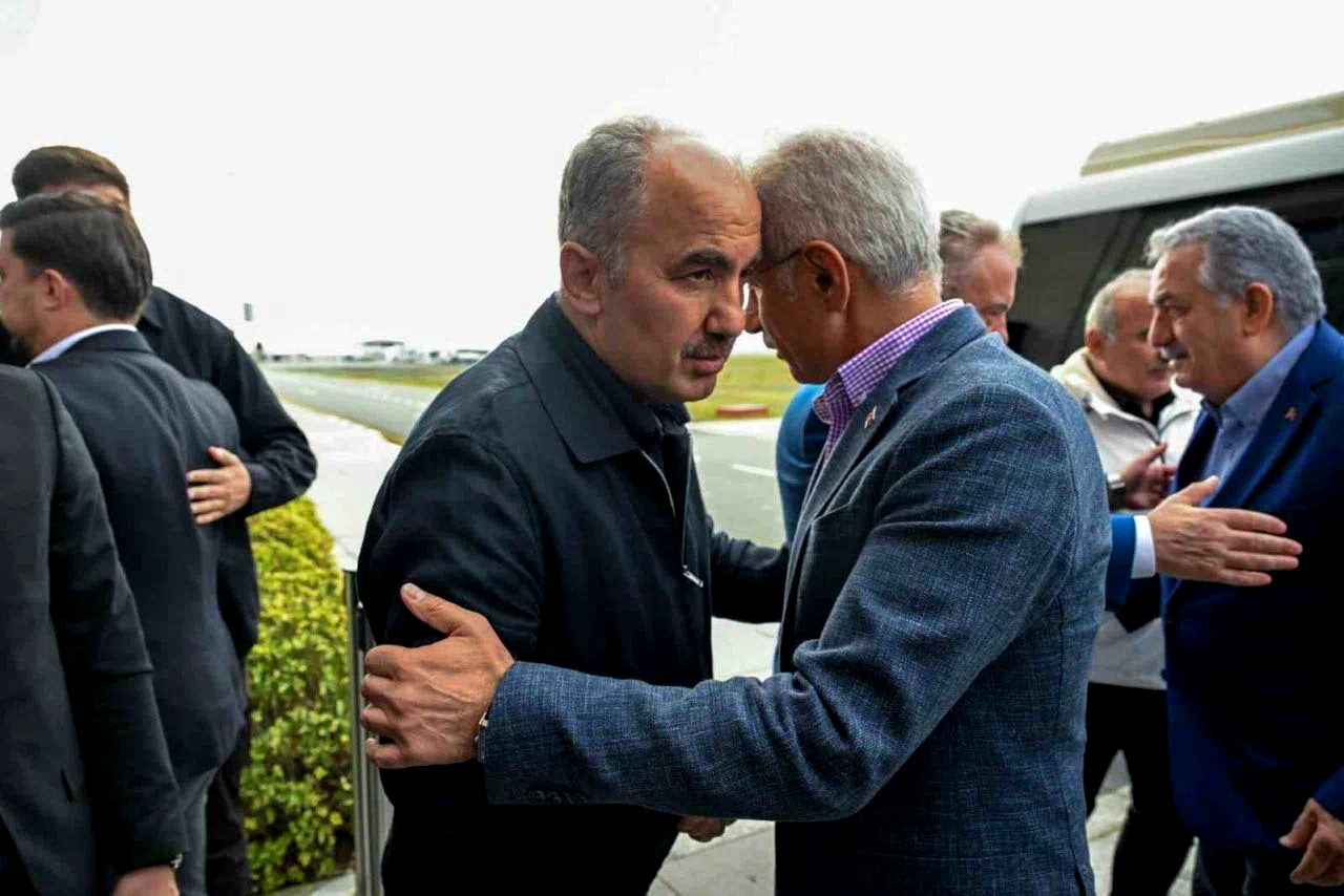 Bakan Uraloğlu: “Hayatı en kısa sürede normale döndürmek için tüm ekiplerimiz gece gündüz çalışıyor”