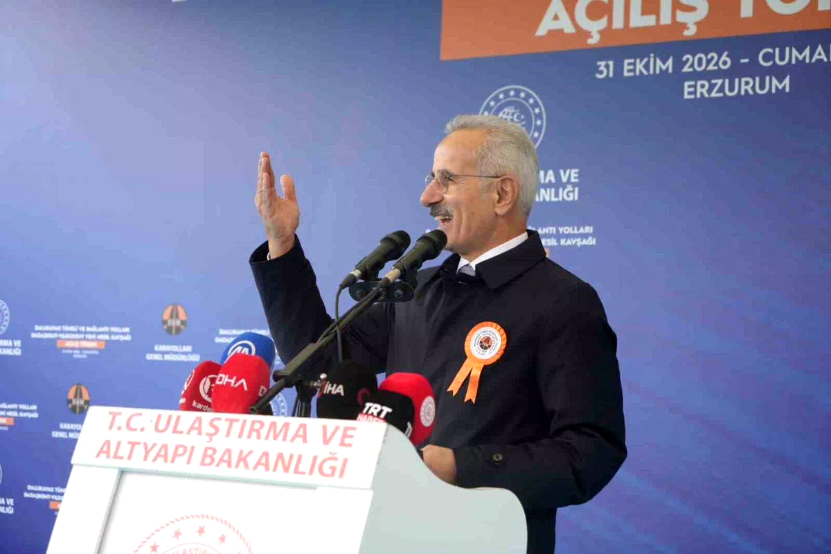 Bakan Uraloğlu müjdeyi verdi: Erzincan-Erzurum-Kars hızlı tren hattı geliyor