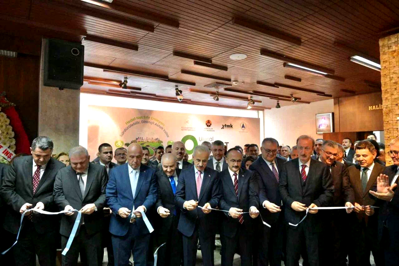 Bakan Uraloğlu: “Otoyol artış hızında Avrupa’da 1’inci sıradayız”