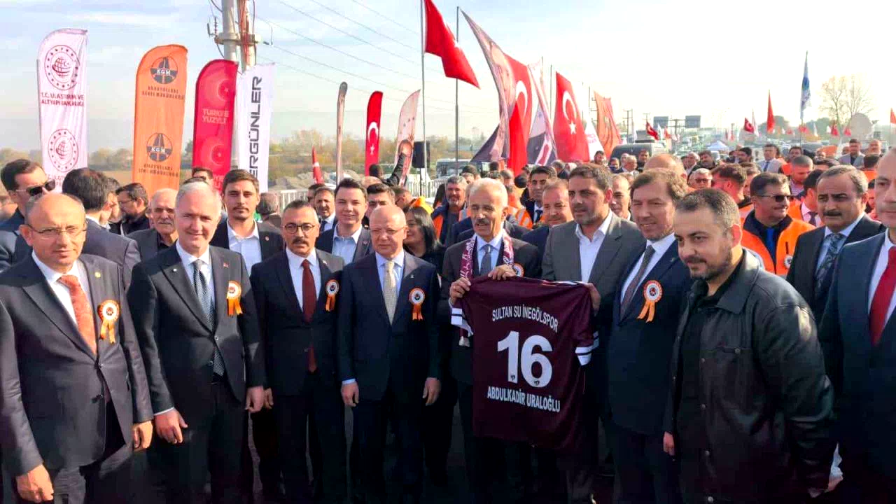 Bakan Uraloğlu: “Öümüzdeki yıl Bursa’mıza yüksek hızlı trenle seyahat edeceğiz”