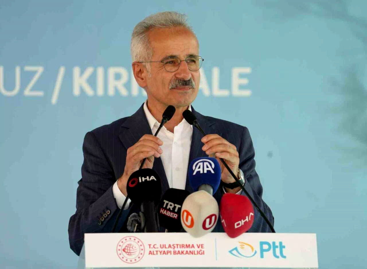 Bakan Uraloğlu: “PTT, bir dünya markası olma yolunda”