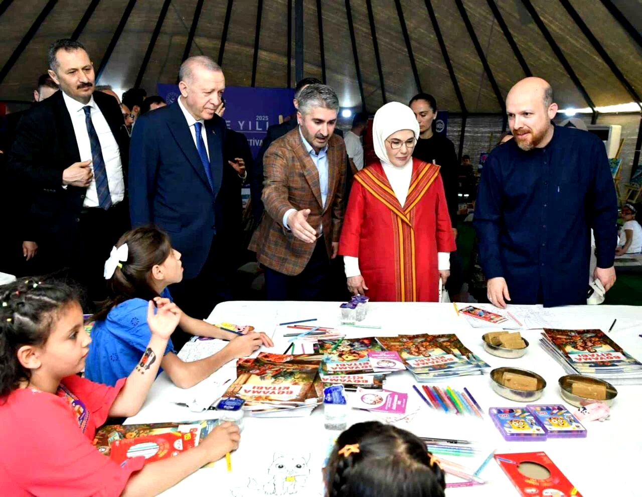 Bakan Yardımcısı Zafer Tarıkdaroğlu, Cumhurbaşkanı Erdoğan’a Etnospor Festivali’nde eşlik etti
