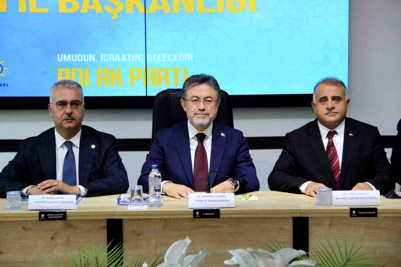 Bakan Yumaklı Çorum’daki yatırım ve projelerle ilgili bilgi aldı