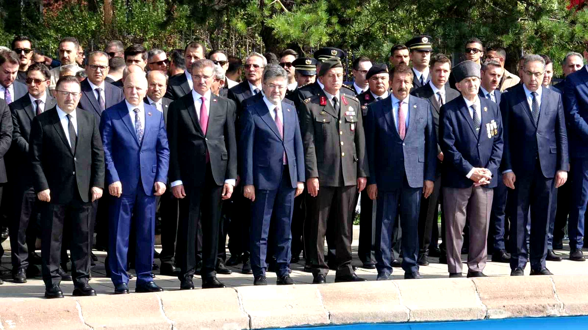 Bakan Yumaklı, Erzurum’da Gaziler Günü programına katıldı