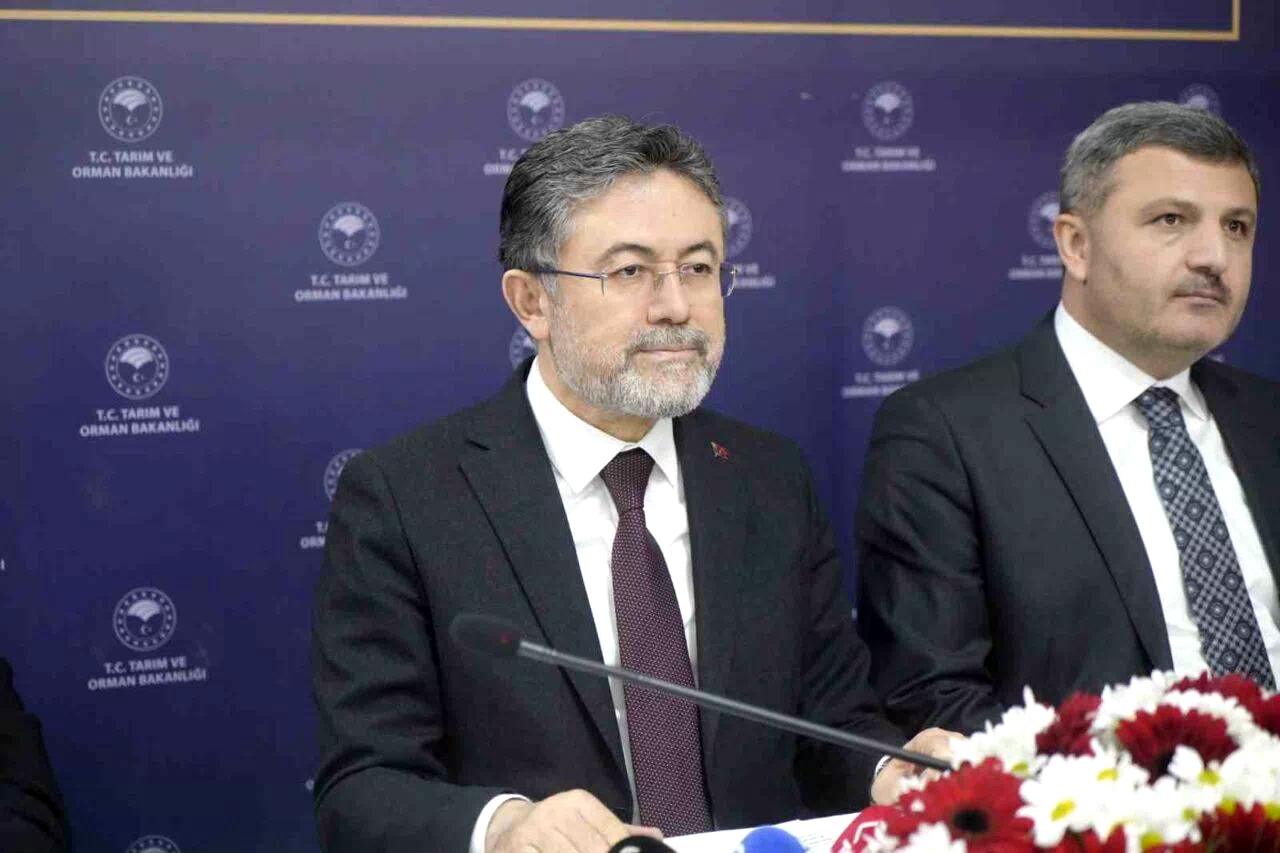 Bakan Yumaklı: “Gübre stoklarımızda herhangi bir problem yok”