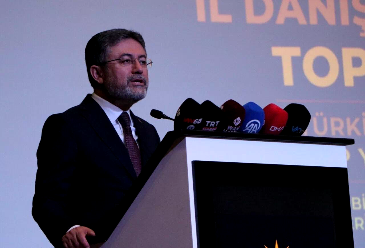 Bakan Yumaklı: “Soykırıma ‘dur’ diyen tek lider Erdoğan’dır”