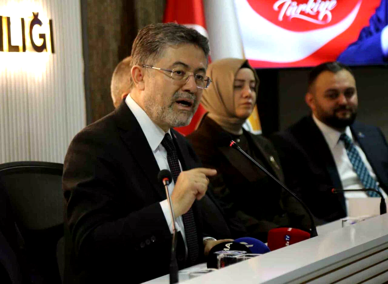 Bakan Yumaklı: “Üç tarafı denizlerle çevrili güzel ülkemin beş tarafı çatışmalarla, savaşlarla, her türlü krizle çevrilmiş durumda”
