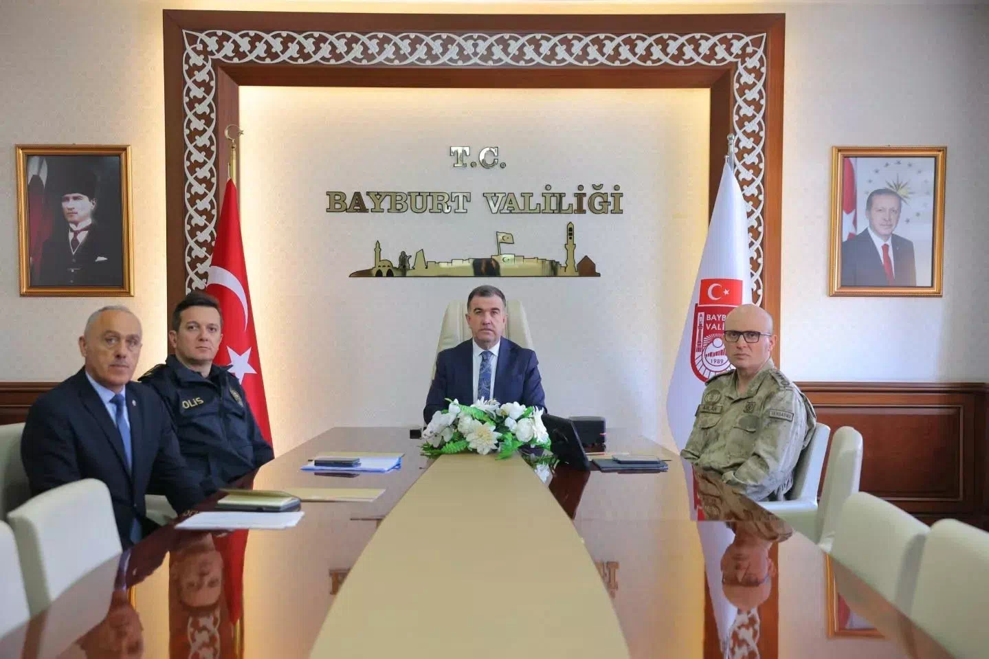 Bakanlar ile Valilere “2025 Aile Yılı” Konulu Toplantı Gerçekleştirildi.