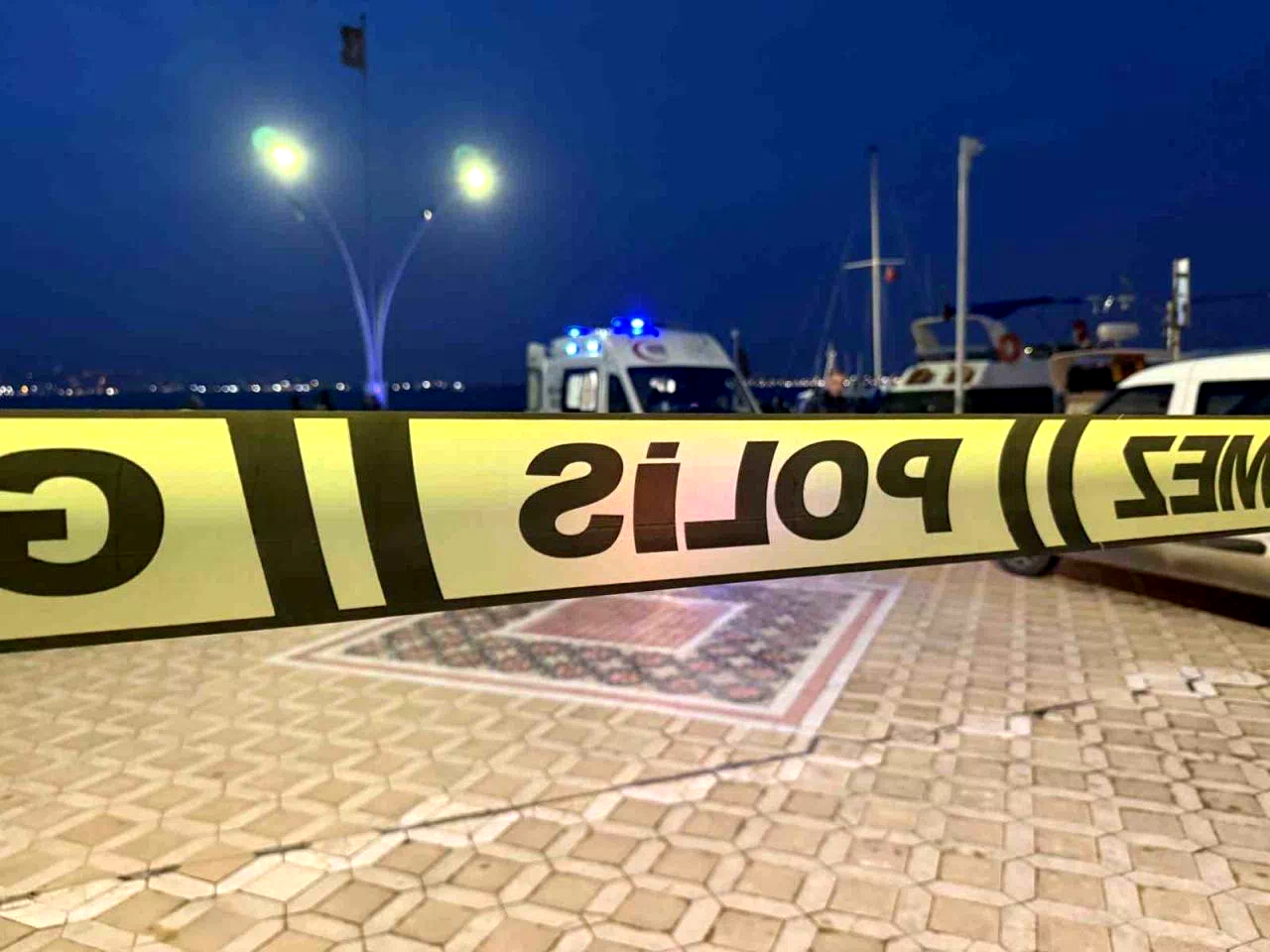 Balıkçılar fark etti, denizde dalgıç kıyafetli erkek cesedi bulundu