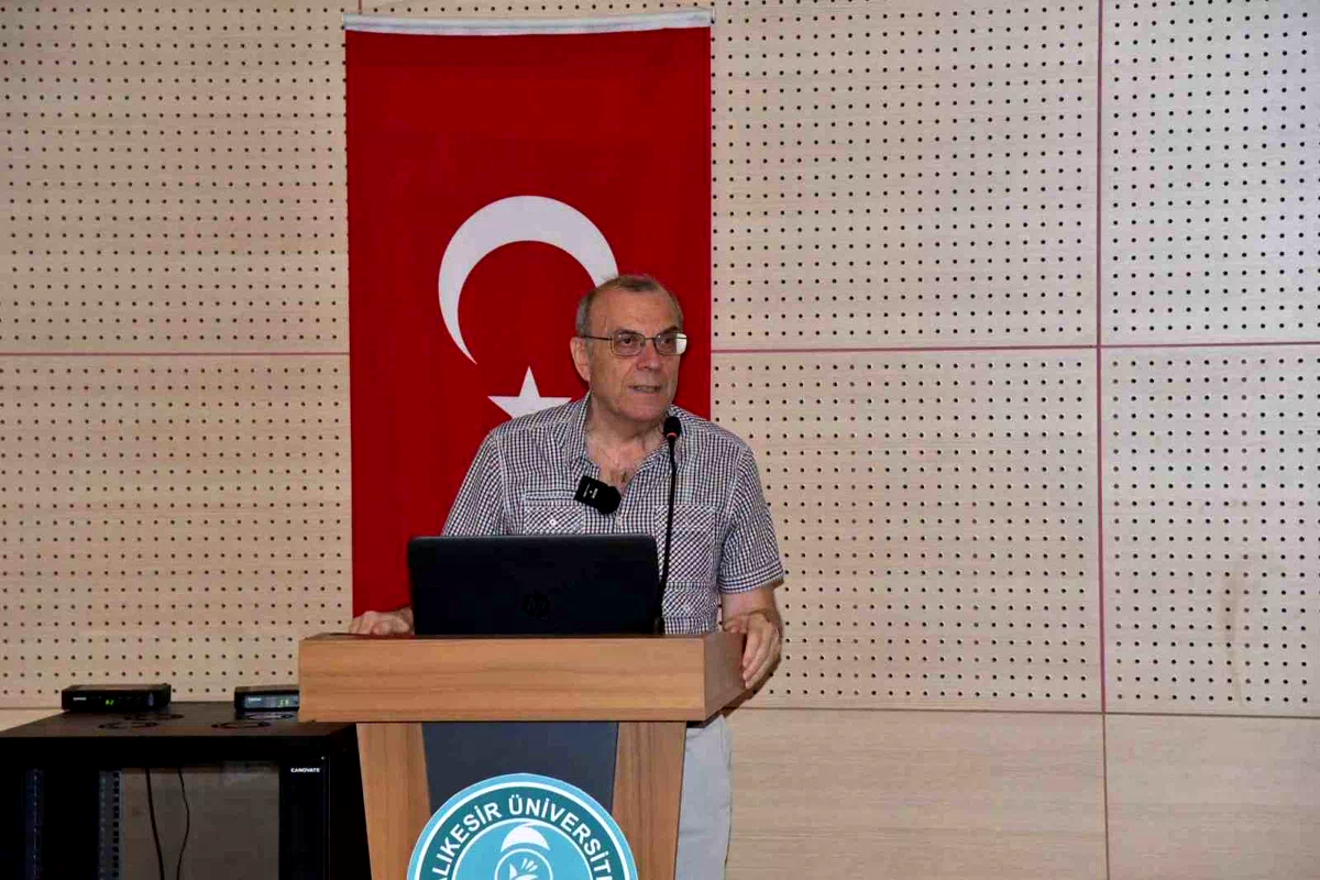 Balıkesir’de Charles Peirce’in Göstergebilimi ve Metaforları konuşuldu