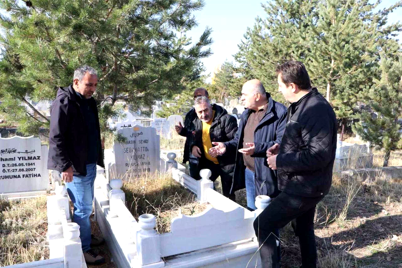 Basın şehidi Sebahattin Yılmaz mezarı başında anıldı