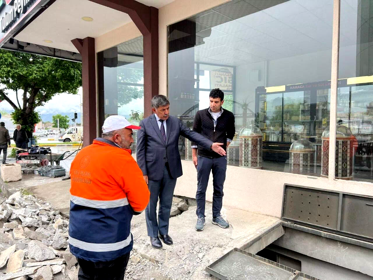 Başkan Aksun, sahada görev yapan personelleri denetledi