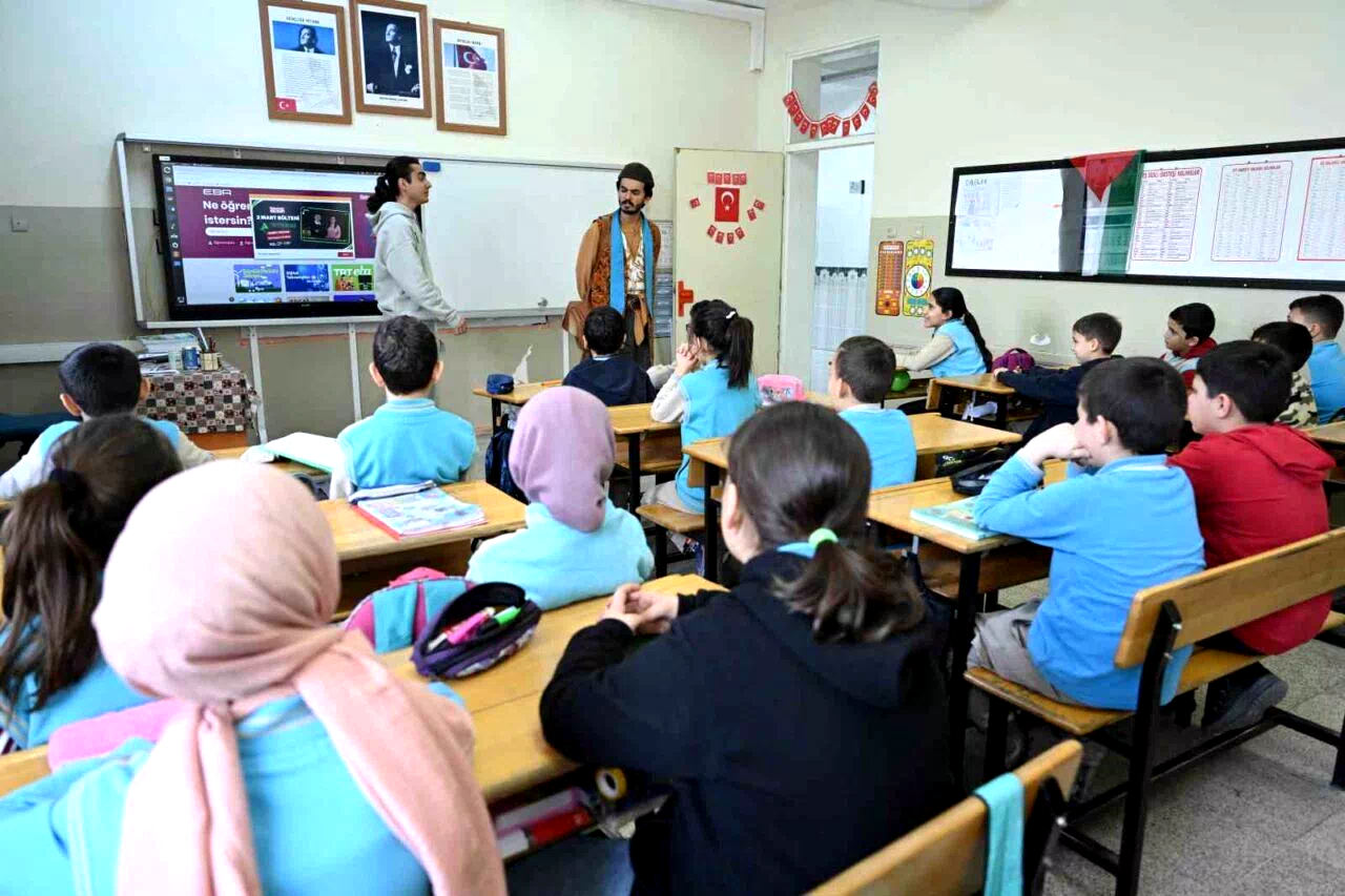 Başkan Altay: “31 ilçede 165 bin öğrencimize tasarruf ve milli teknoloji hamlesi bilinci kazandırıyoruz”