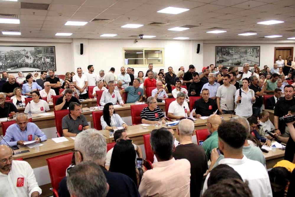 Başkan Erol: “Belediye Meclisi eylem yeri değil; hizmet üretme yeridir”