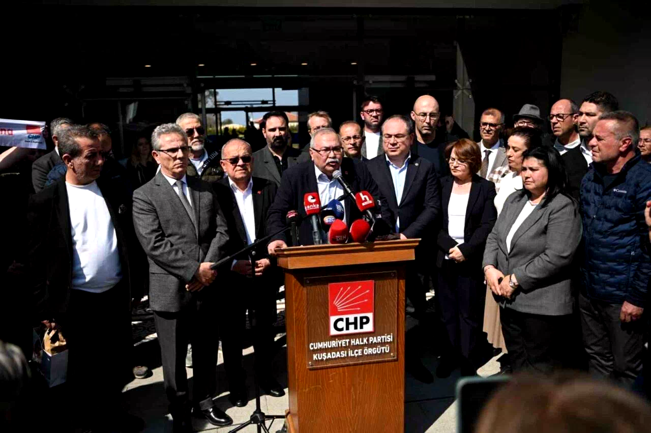 Başkan Günel’in gözaltına alınmasına Kuşadası’nda tepki