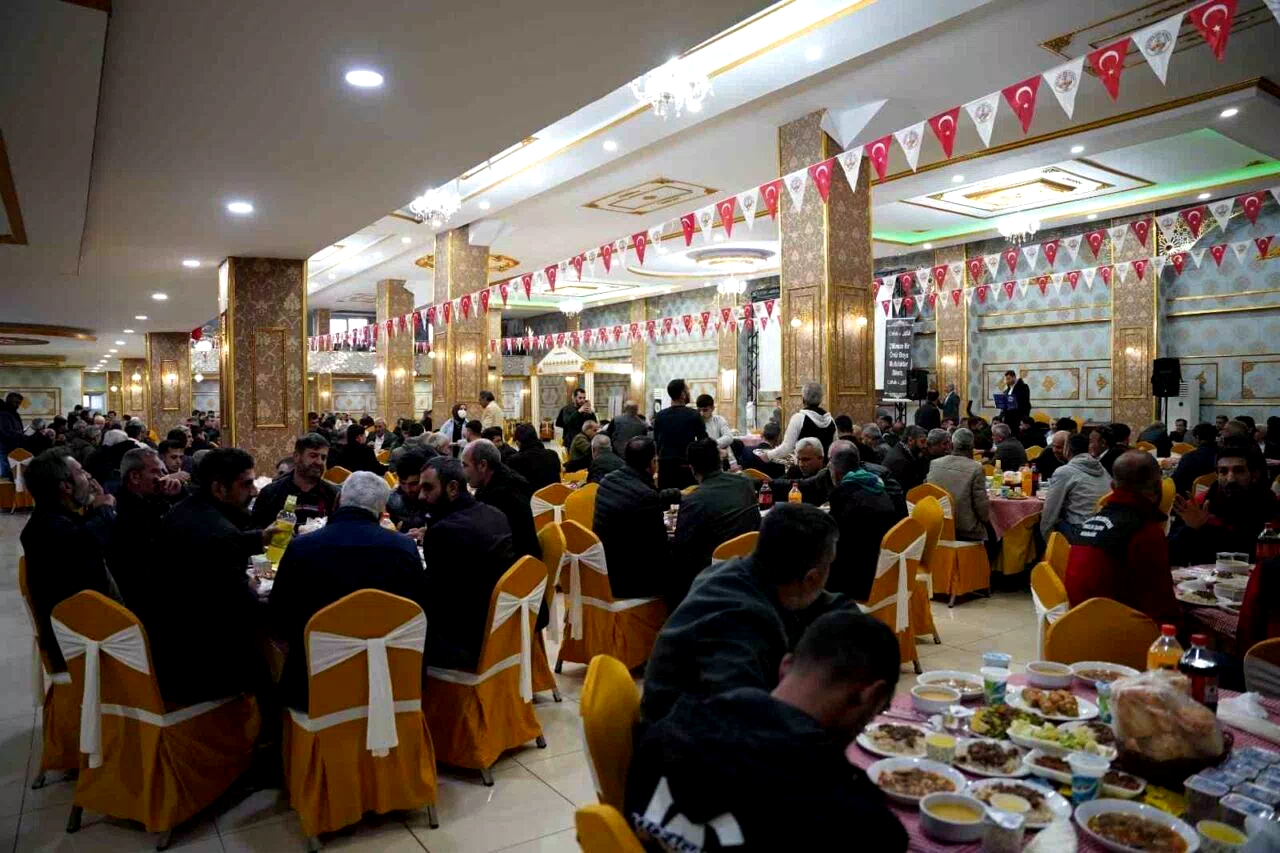 Başkan Hallaç, belediye personeliyle iftar sofrasında buluştu