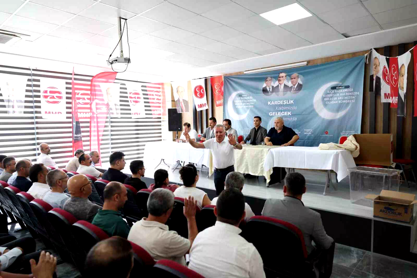 Başkan Kepenek; "Honaz’ımız için siyasi görüş ve parti ayrımı gözetmeksizin çalışıyoruz"