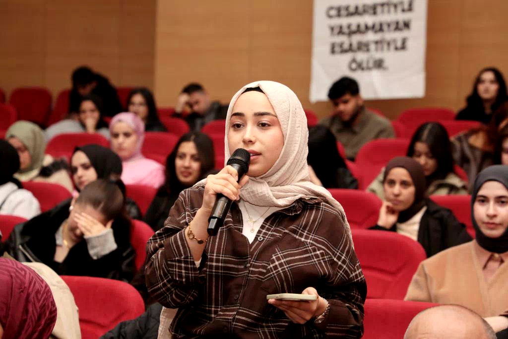 Başkan Mete Memiş İhtisas Akademide Gemçlerle Buşuştu