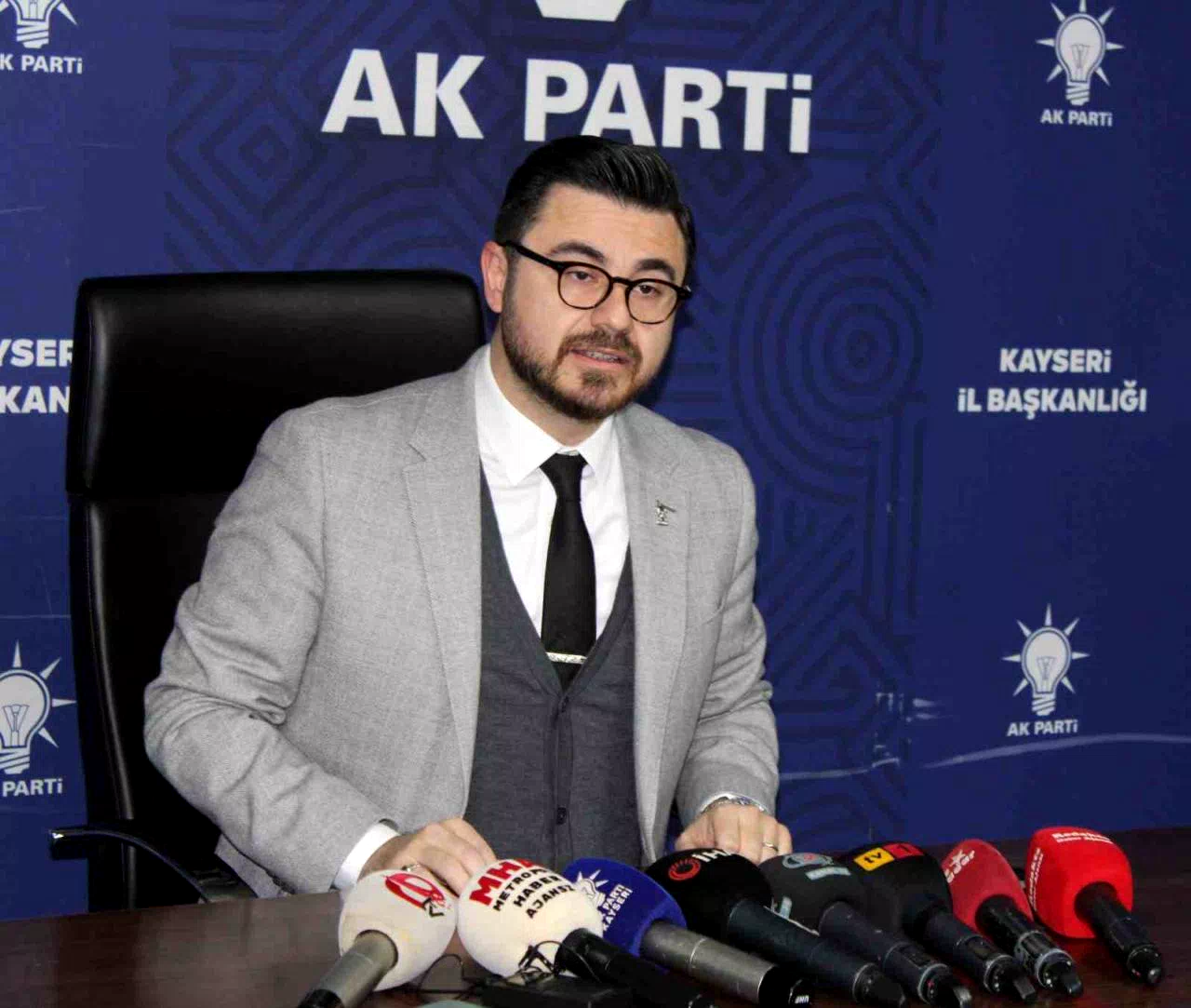 Başkan Okandan: “Kocasinan Bulvarı isminin Elitaş Bulvarı olarak değiştirilmesi kararını Mustafa Elitaş kabul etmedi”