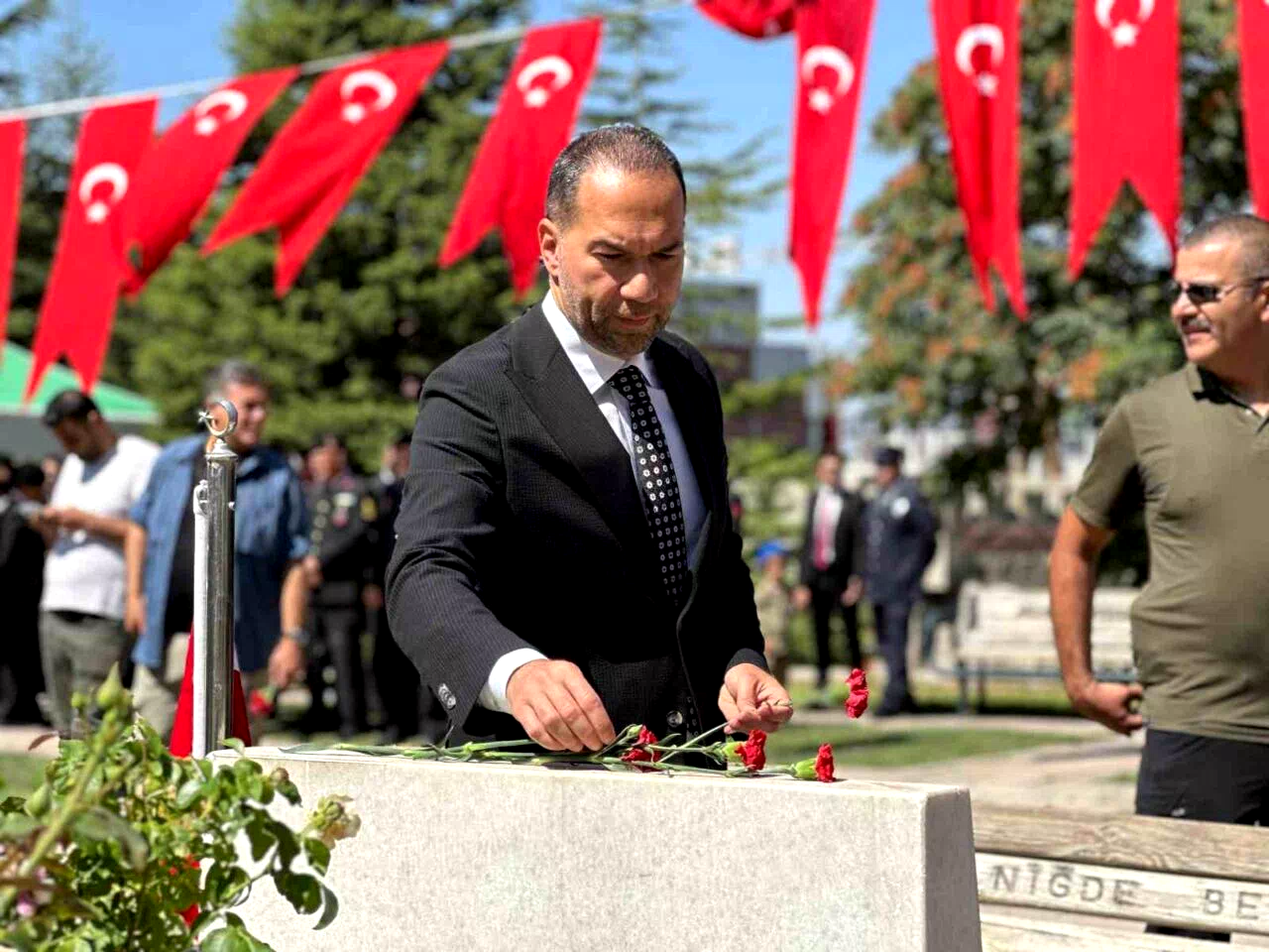 Başkan Özdemir: “O karanlık gecede sadece darbe girişimi engellenmedi”