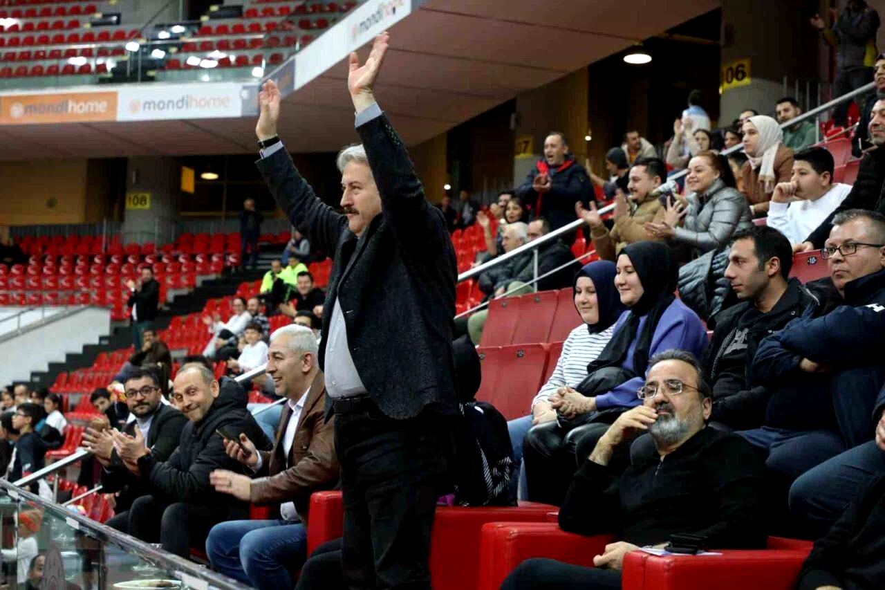 Başkan Palancıoğlu: “Şehrin takımına hep birlikte sahip çıkalım”